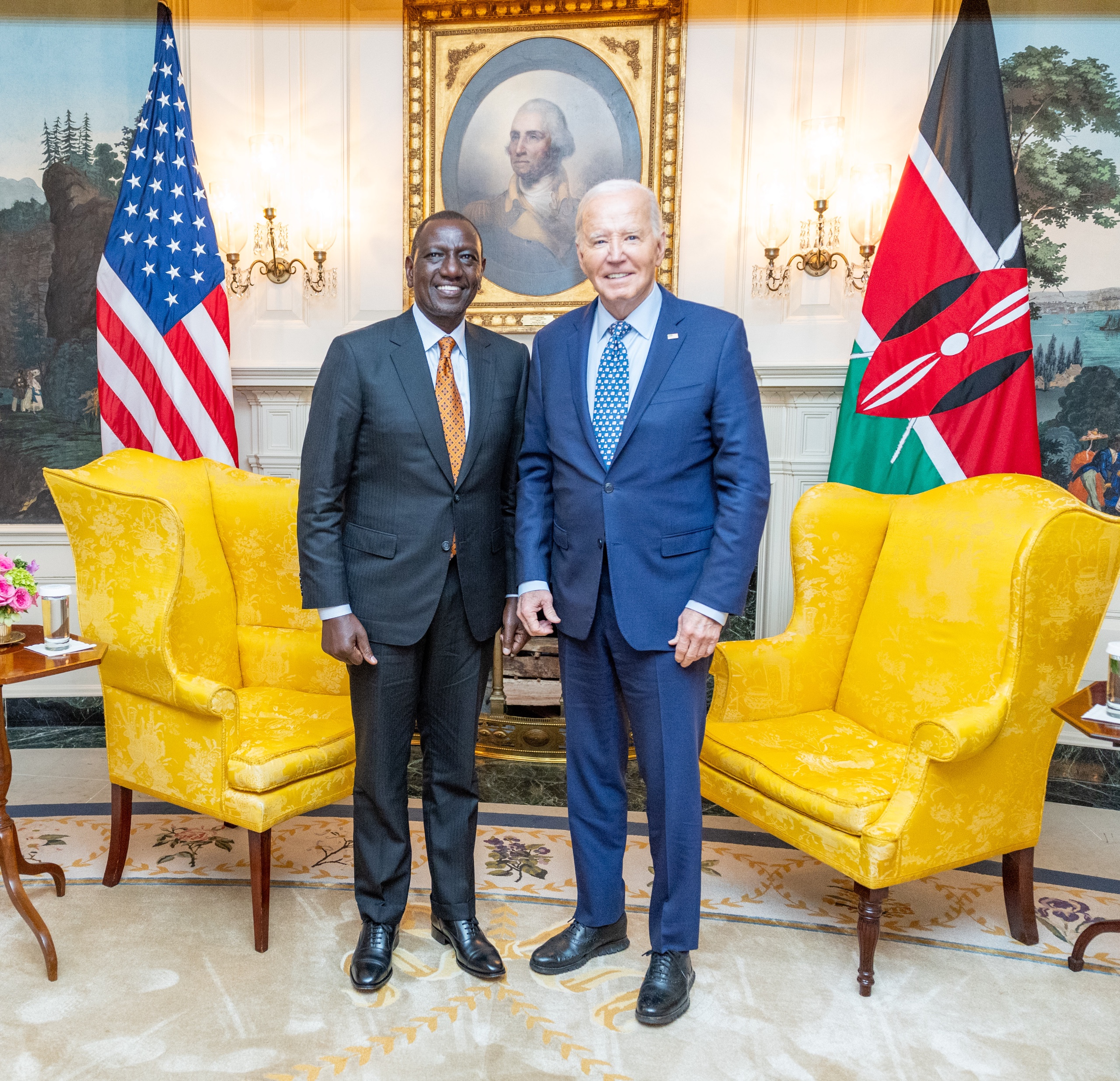 GONmibyW4AEVjqW هل ستعوض زيارة الرئيس الكيني لواشنطن خسائر الولايات المتحدة الأمريكية لمناطق نفوذها في غرب أفريقيا ؟