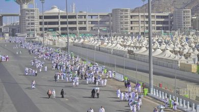 127 120943 pilgrimage hajj hairy mona 700x400 الحجاج يتوافدون على مشعر منى لقضاء يوم التروية