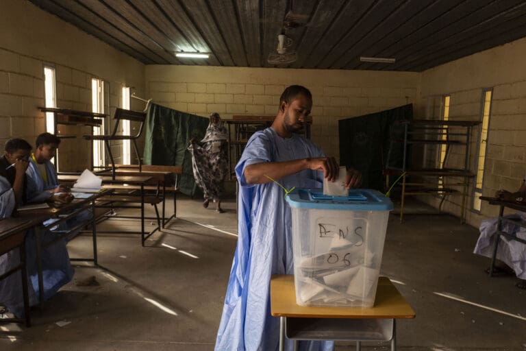 AFP 20240629 34ZQ88J v1 HighRes MauritaniaVote 768x512 1 موريتانيا: 1.9 مليون ناخب ينتخبون رئيسهم يوم السبت