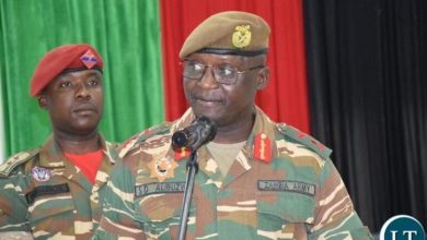 zambia army commander 768x513 1 زامبيا قائد الجيش لا توجد قاعدة أمريكية علي أراضينا