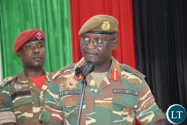 zambia army commander 768x513 1 زامبيا قائد الجيش لا توجد قاعدة أمريكية علي أراضينا